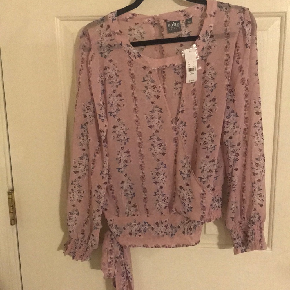 NWT beautiful floral top